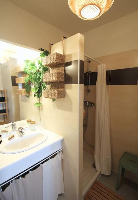 Cosy Appartement Entre Vignes Et Garrigue Avec Piscine Péret Exterior foto