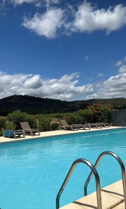 Cosy Appartement Entre Vignes Et Garrigue Avec Piscine Péret Exterior foto