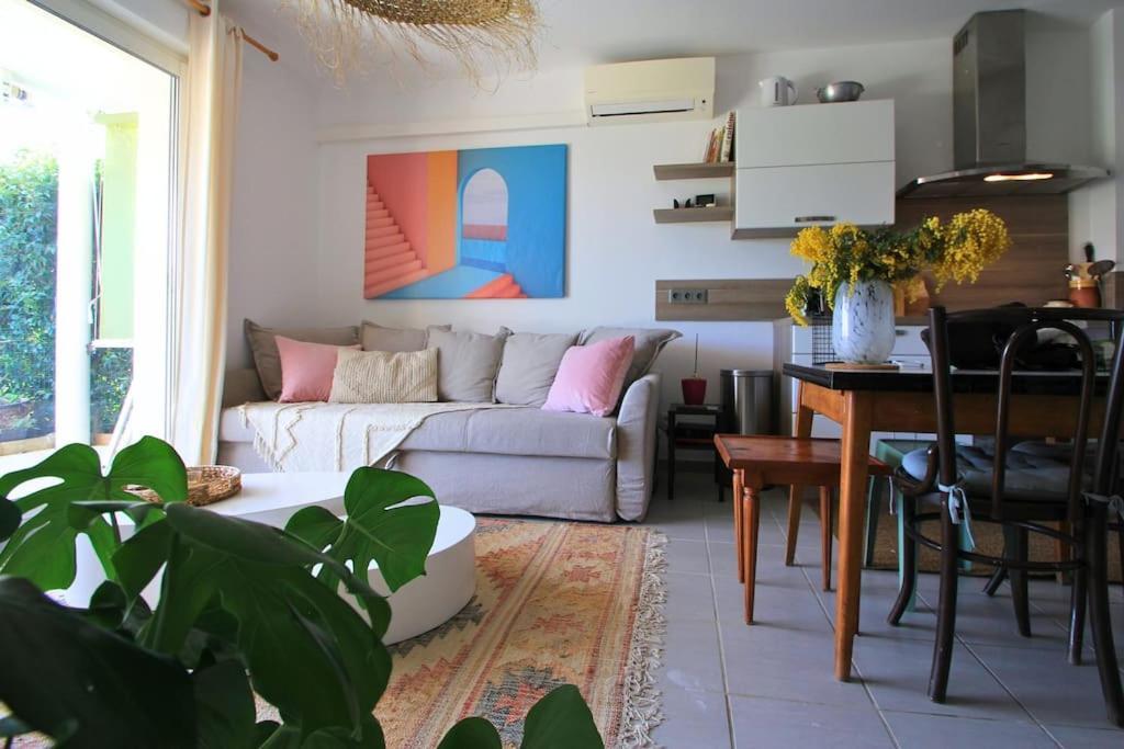 Cosy Appartement Entre Vignes Et Garrigue Avec Piscine Péret Exterior foto